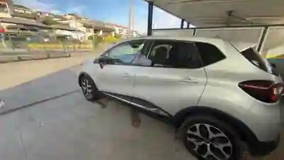 Renault Captur 2019 - 13249 EUR, 125000 km - AUTO.MOTO.pt - 125000km - foto 4 de 16