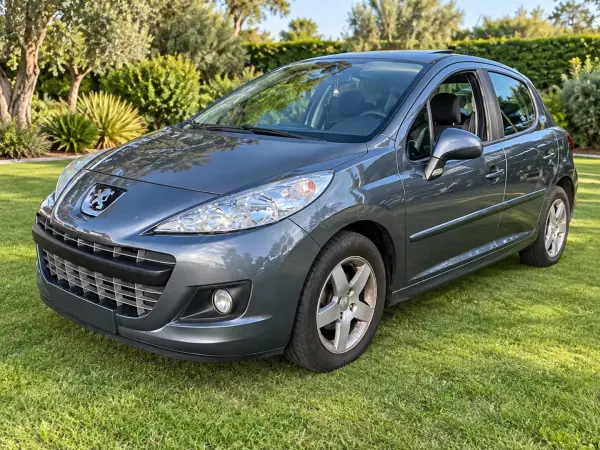 Peugeot 207 2010 — photo 2 of 7