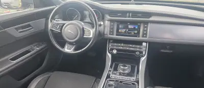 Jaguar XF Sportbrake 2017 - 19750 EUR, 195000 km - AUTO.MOTO.pt - 195000km - foto 11 de 24