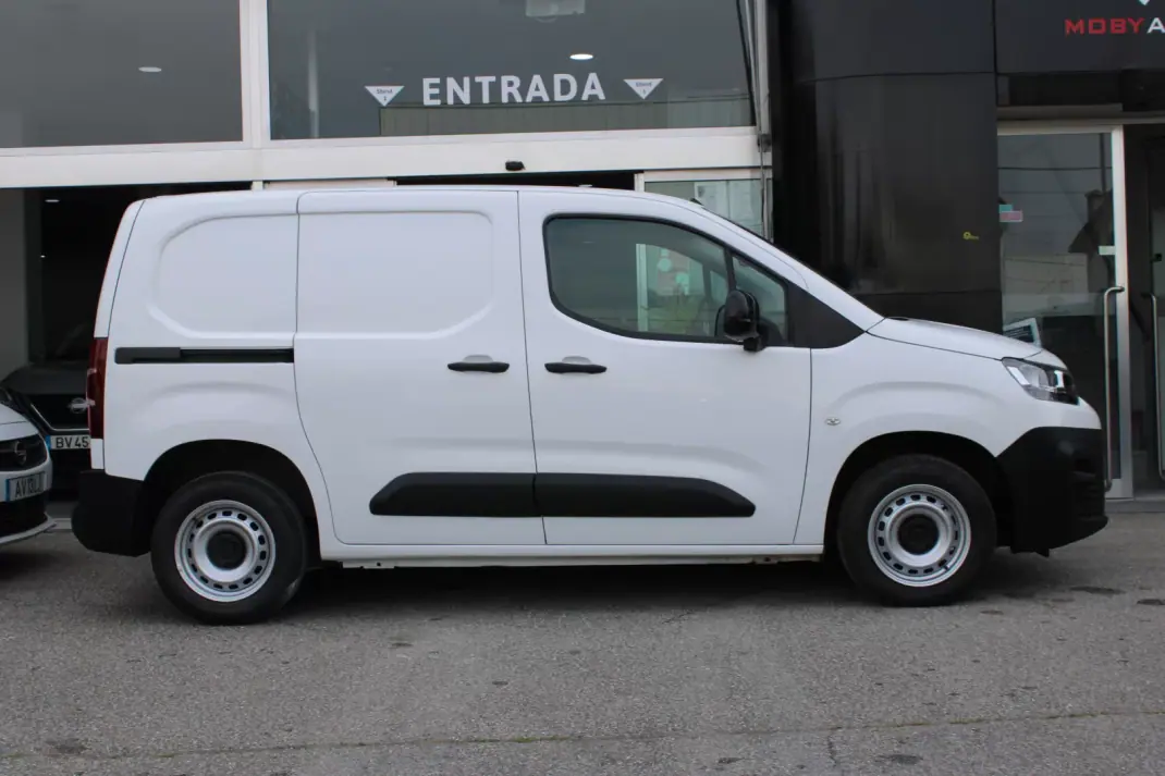 Opel 2022 - 12900 EUR, 154509 km - AUTO.MOTO.pt - 154509km - foto 21 de 24