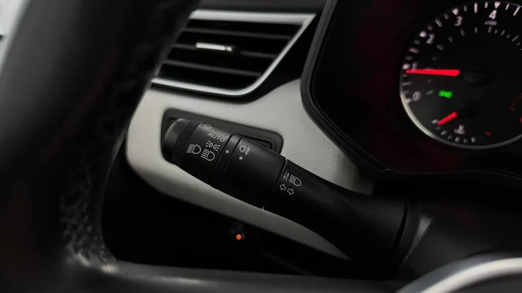 Renault Clio 2021 - 11490 EUR, 171078 km - AUTO.MOTO.pt - 171078km - foto 23 de 27