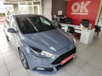 Ford Focus 2015 - 20500 EUR, 125550 km - AUTO.MOTO.pt - 125550km - foto 2 de 40
