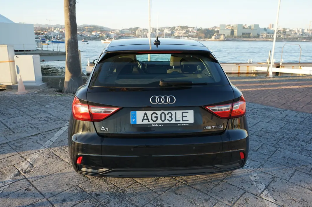 Audi A1 Sportback 2021 - 17000 EUR, 96000 km - AUTO.MOTO.pt - 96000km - foto 5 de 8