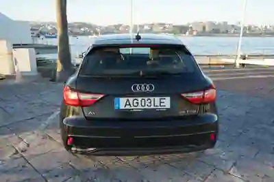 Audi A1 Sportback 2021 - 17000 EUR, 96000 km - AUTO.MOTO.pt - 96000km - foto 5 de 8