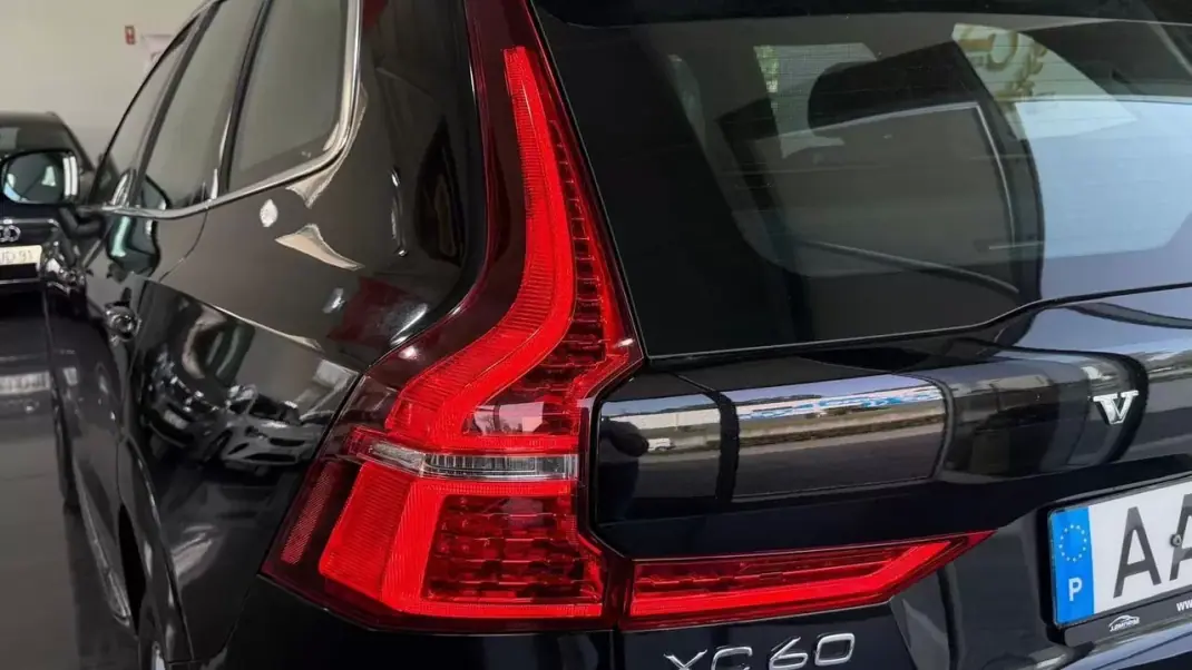 Volvo XC 60 2020 - 34999 EUR, 59321 km - AUTO.MOTO.pt - 59321km - foto 7 de 38