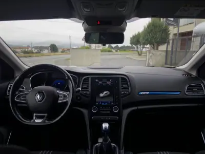 Renault Mégane 2018 - 15990 EUR, 117000 km - AUTO.MOTO.pt - 117000km - foto 30 de 48