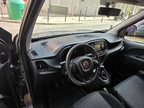 Fiat Doblo 2020 - 11500 EUR, 144234 km - AUTO.MOTO.pt - 144234km - foto 9 de 22