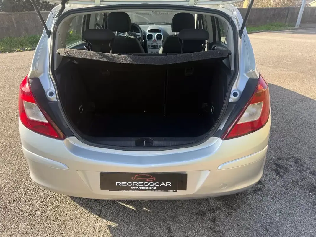 Opel Corsa 2010 - 5100 EUR, 183000 km - AUTO.MOTO.pt - 183000km - foto 19 de 23