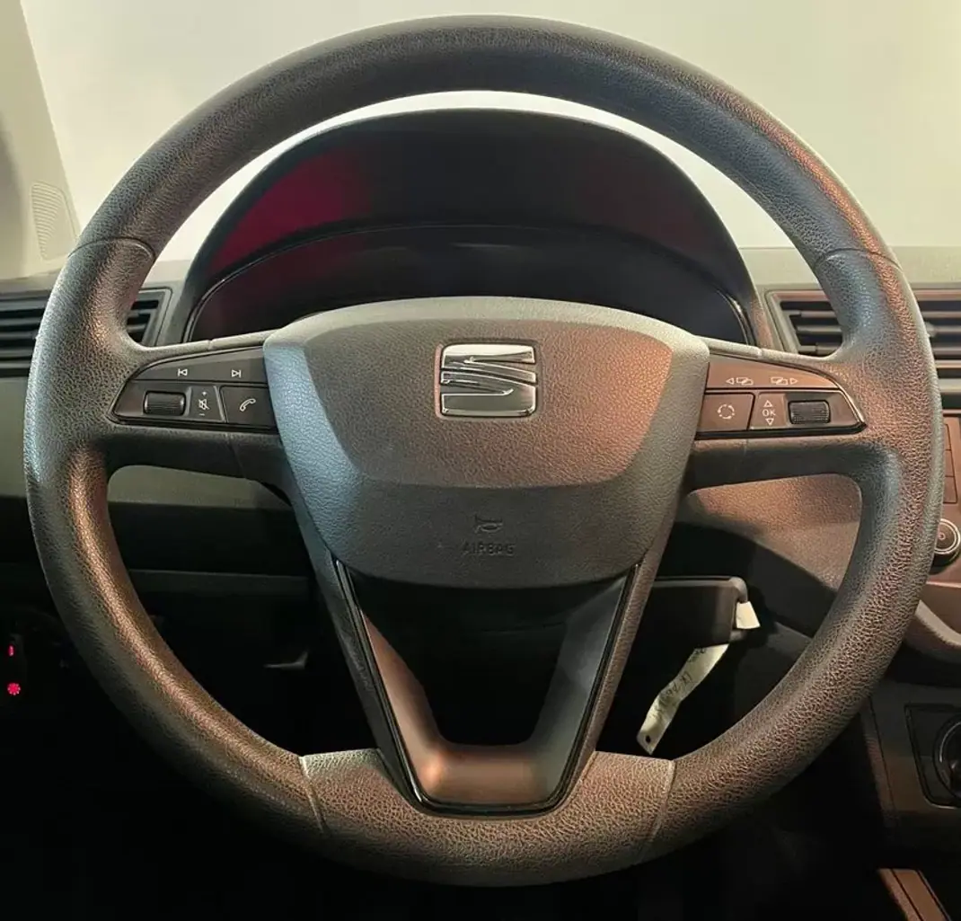 SEAT Ibiza 2019 - 10950 EUR, 170000 km - AUTO.MOTO.pt - 170000km - foto 13 de 28