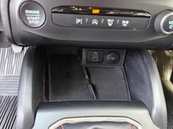 Ford Focus 2023 - 17990 EUR, 75650 km - AUTO.MOTO.pt - 75650km - foto 31 de 39