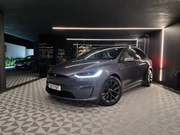 Tesla Model X 2023 — foto 2 de 39