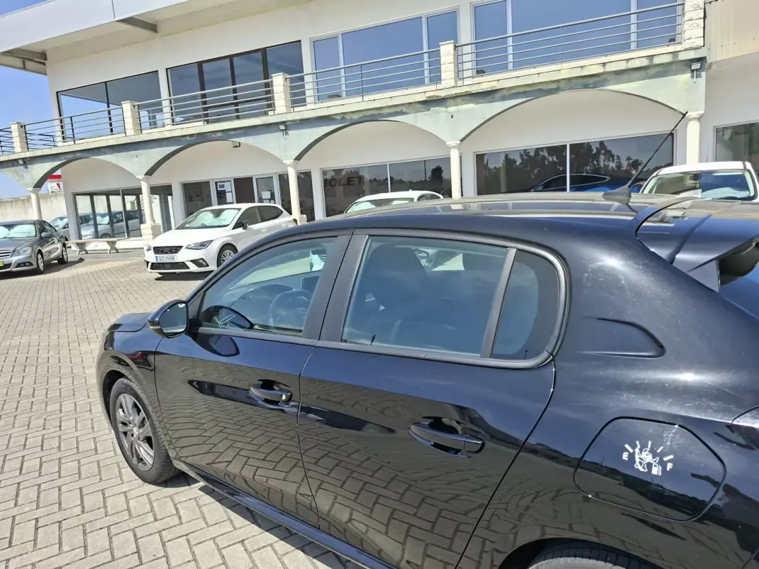 Peugeot 208 2022 - 13850 EUR, 75000 km - AUTO.MOTO.pt - 75000km - foto 10 de 28