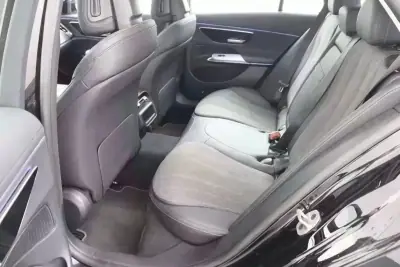 Mercedes-Benz E 220 2024 - 55980 EUR, 29555 km - AUTO.MOTO.pt - 29555km - foto 39 de 45