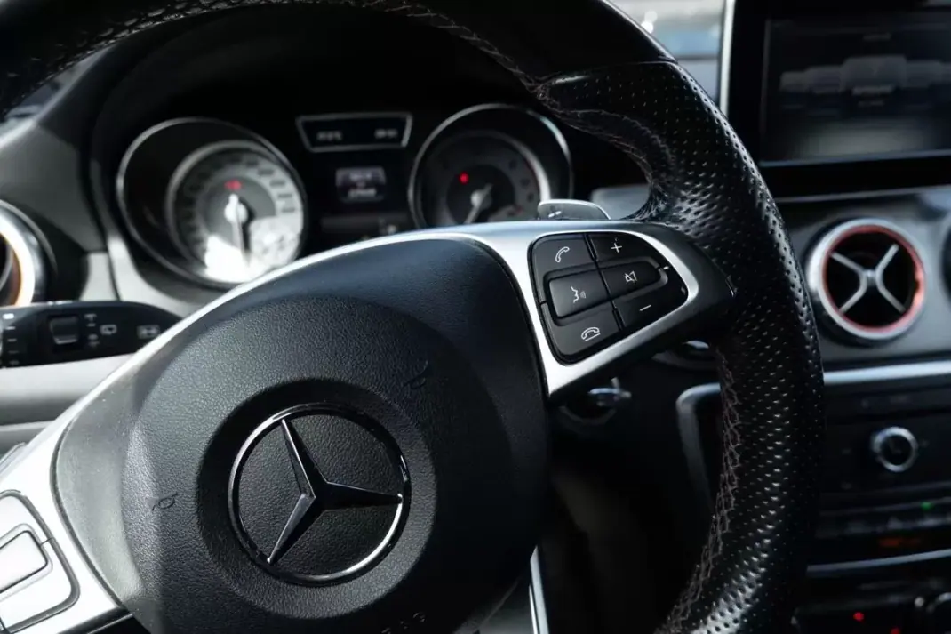 Mercedes-Benz CLA 220 2016 - 22999 EUR, 229658 km - AUTO.MOTO.pt - 229658km - foto 22 de 27