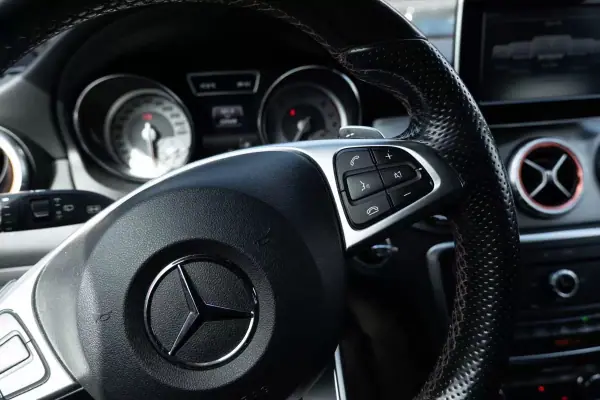 Mercedes-Benz CLA 220 2016 - 22999 EUR, 229658 km - AUTO.MOTO.pt - 229658km - foto 22 de 27