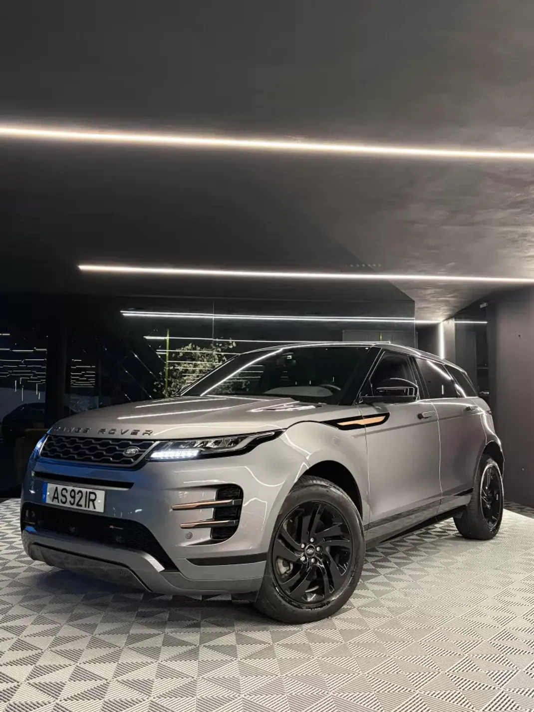 Land Rover EVOQUE 2022 - 37750 EUR, 66000 km - 66000km - foto 2 de 37