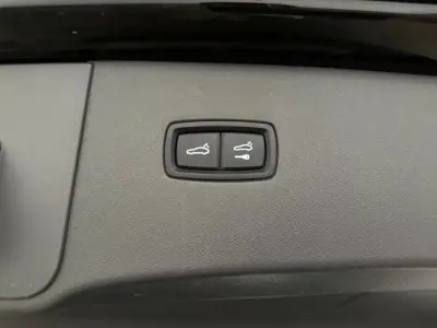 Porsche Cayenne Coupé 2020 - 68800 EUR, 146000 km - AUTO.MOTO.pt - 146000km - foto 17 de 20