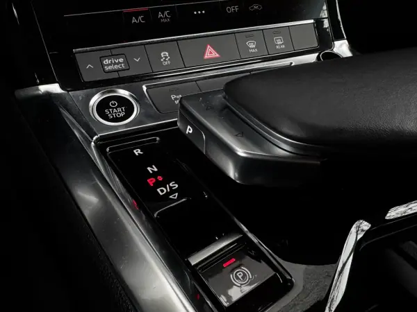 Audi Q8 e-Tron Sportback 2024 - 54990 EUR, 24200 km - AUTO.MOTO.pt - 24200km - foto 28 de 34