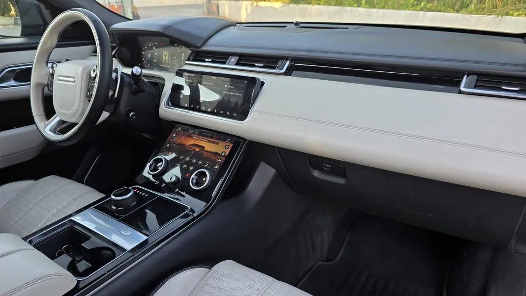 Land Rover Range Rover Velar 2017 - 27950 EUR, 205000 km - 205000km - foto 11 de 15