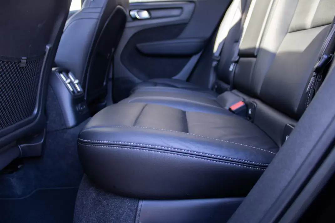 Volvo XC 40 2022 - 24990 EUR, 159000 km - 159000km - foto 17 de 54