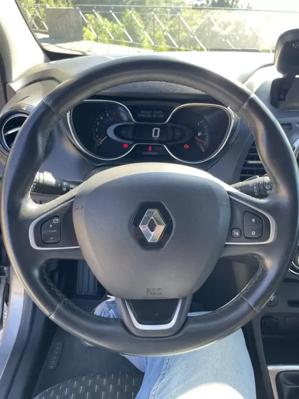 Renault Captur 2019 - 13900 EUR, 73850 km - AUTO.MOTO.pt - 73850km - foto 18 de 18