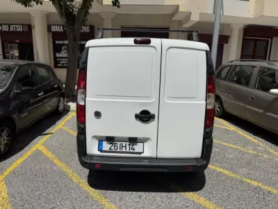 Fiat DOBLO CARGO 1.3 MULTIJET EASY 2009 - 5250 EUR, 190000 km - AUTO.MOTO.pt - 190000km - foto 13 de 27