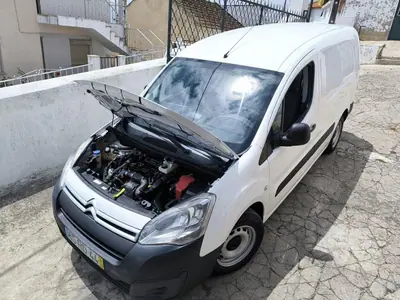 Citroën Berlingo 1.6 HDI L2 3L FRIO + ISOTERMICA 2016 - 14950 EUR, 292742 km - AUTO.MOTO.pt - 292742km - foto 37 de 43