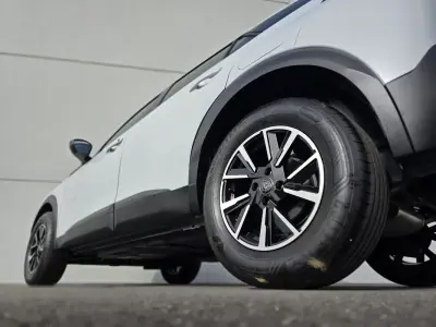 Peugeot 2008 2024 - 18500 EUR, 10965 km - AUTO.MOTO.pt - 10965km - foto 6 de 34