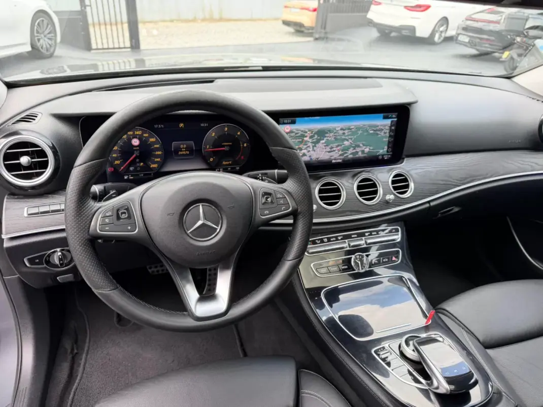 Mercedes-Benz E 220 2016 - 22900 EUR, 249575 km - AUTO.MOTO.pt - 249575km - foto 6 de 15