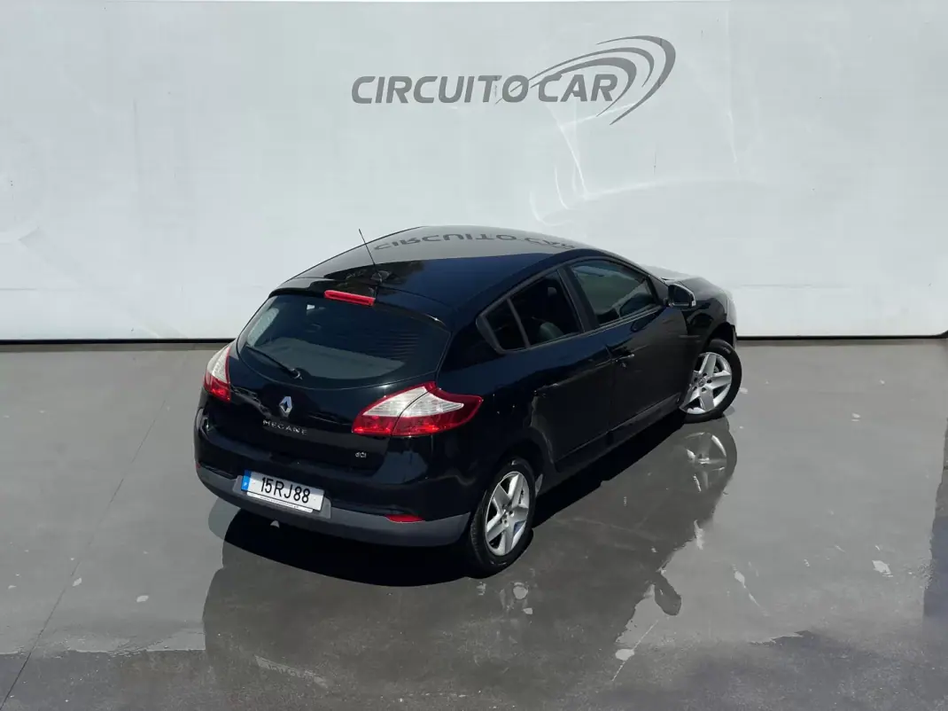Renault Mégane 2014 - 7995 EUR, 191366 km - AUTO.MOTO.pt - 191366km - foto 8 de 27