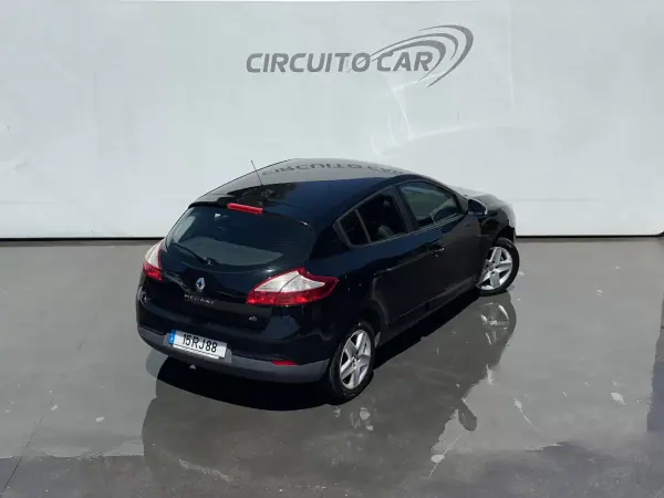 Renault Mégane 2014 - 7995 EUR, 191366 km - AUTO.MOTO.pt - 191366km - foto 8 de 27