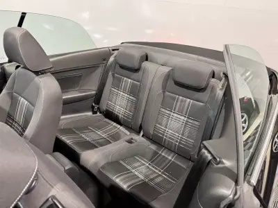 Volkswagen Golf Cabriolet 2015 - 12900 EUR, 177200 km - 177200km - foto 16 de 49