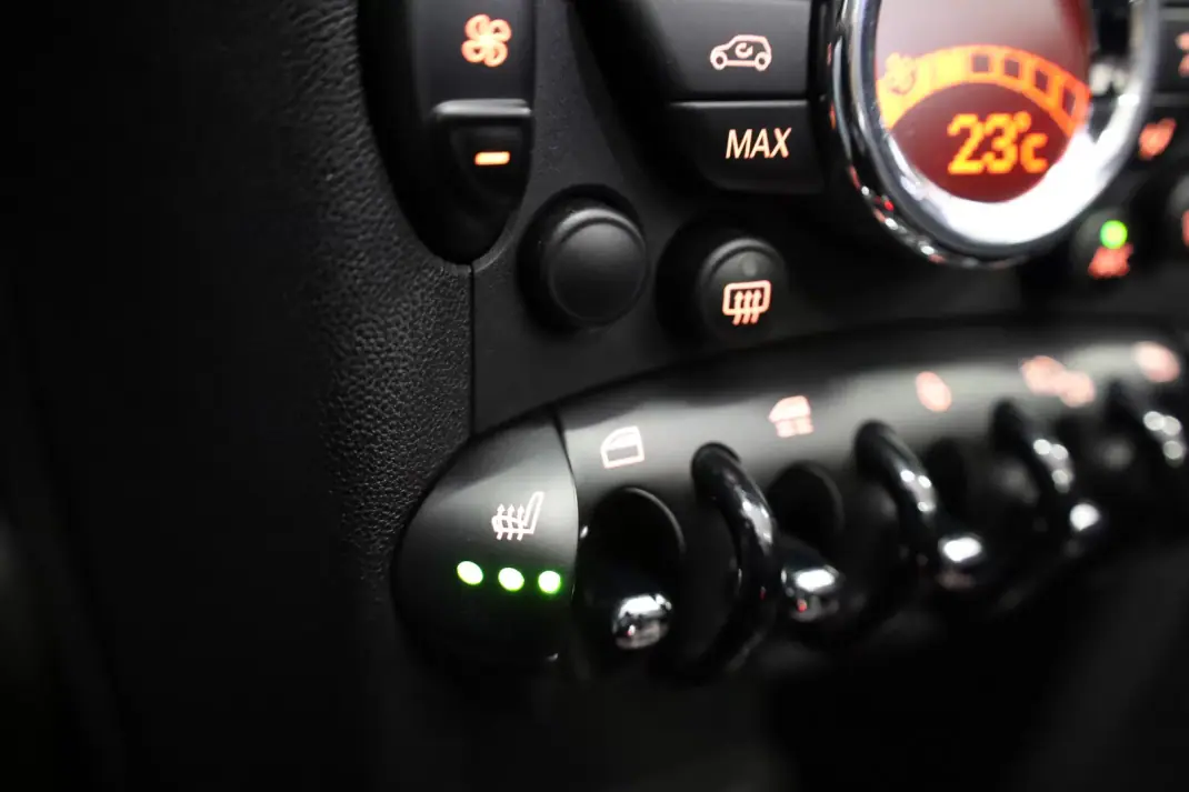 MINI John Cooper Works 2015 - 22950 EUR, 65169 km - AUTO.MOTO.pt - 65169km - foto 36 de 50