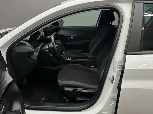 Peugeot e-208 2020 - 17200 EUR, 45470 km - AUTO.MOTO.pt - 45470km - foto 16 de 17
