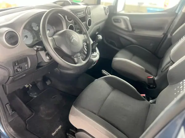 Citroën Berlingo 2015 - 10750 EUR, 200100 km - AUTO.MOTO.pt - 200100km - foto 11 de 12