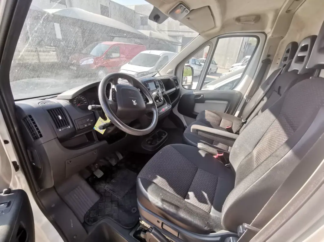 Peugeot 2017 - 14500 EUR, 199800 km - AUTO.MOTO.pt - 199800km - foto 6 de 6