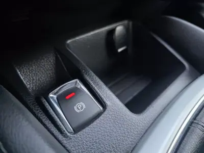 Nissan Qashqai 2015 - 13990 EUR, 146000 km - AUTO.MOTO.pt - 146000km - foto 31 de 40