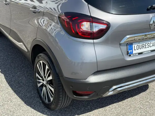 Renault Captur 2017 - 13995 EUR, 95250 km - AUTO.MOTO.pt - 95250km - foto 15 de 48