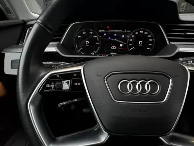 Audi Q8 e-Tron Sportback 2024 - 59990 EUR, 24200 km - AUTO.MOTO.pt - 24200km - foto 23 de 34