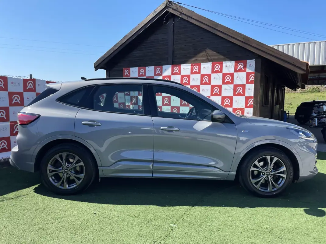 Ford Kuga 2022 - 17990 EUR, 85480 km - AUTO.MOTO.pt - 85480km - foto 2 de 22