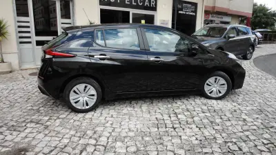 Nissan Leaf 2021 - 14900 EUR, 44768 km - AUTO.MOTO.pt - 44768km - foto 4 de 23
