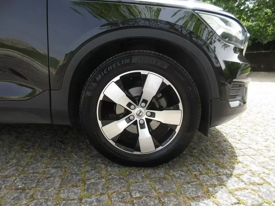Volvo XC 40 2019 - 29490 EUR, 70000 km - AUTO.MOTO.pt - 70000km - foto 15 de 60