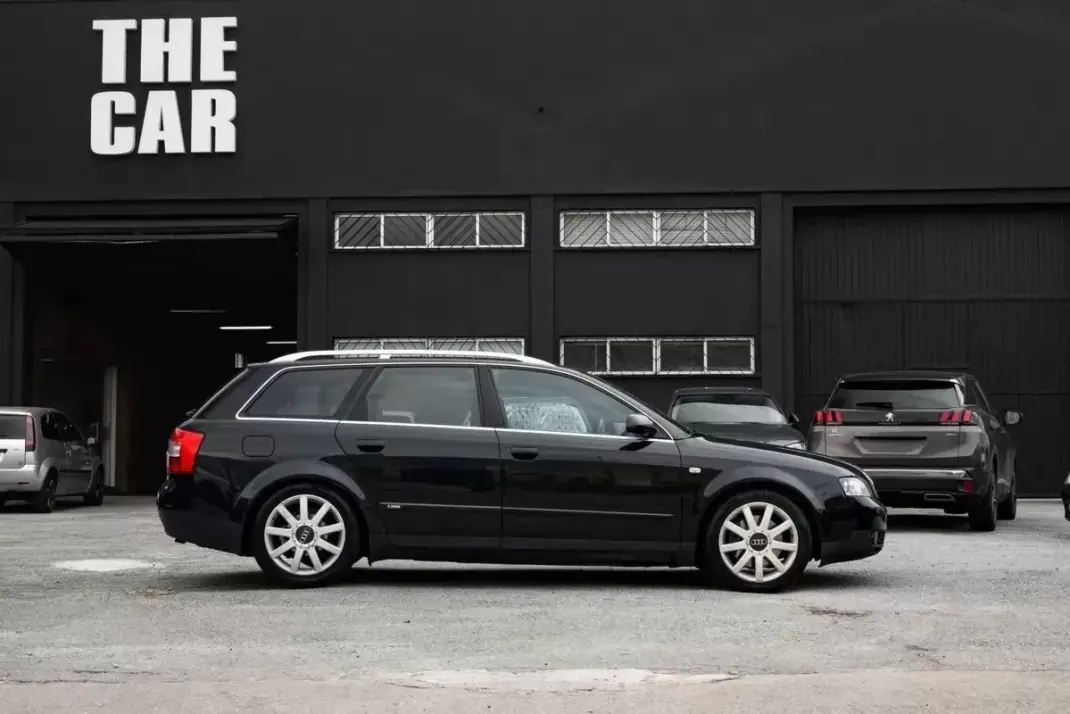 Audi A4 2003 - 6900 EUR, 328500 km - AUTO.MOTO.pt - 328500km - foto 24 de 24