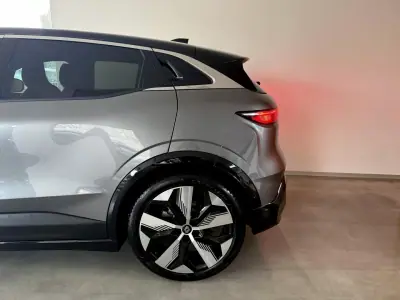 Renault Mégane E-Tech 2023 - 25500 EUR, 58000 km - AUTO.MOTO.pt - 58000km - foto 23 de 121