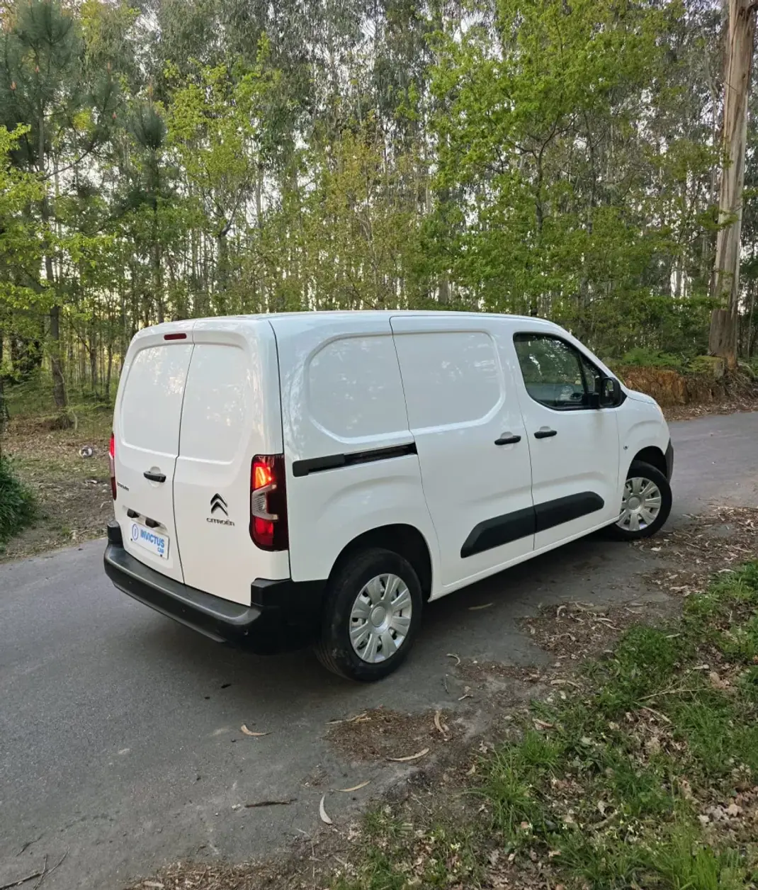 Citroën Berlingo 2020 - 11990 EUR, 152000 km - AUTO.MOTO.pt - 152000km - foto 8 de 30