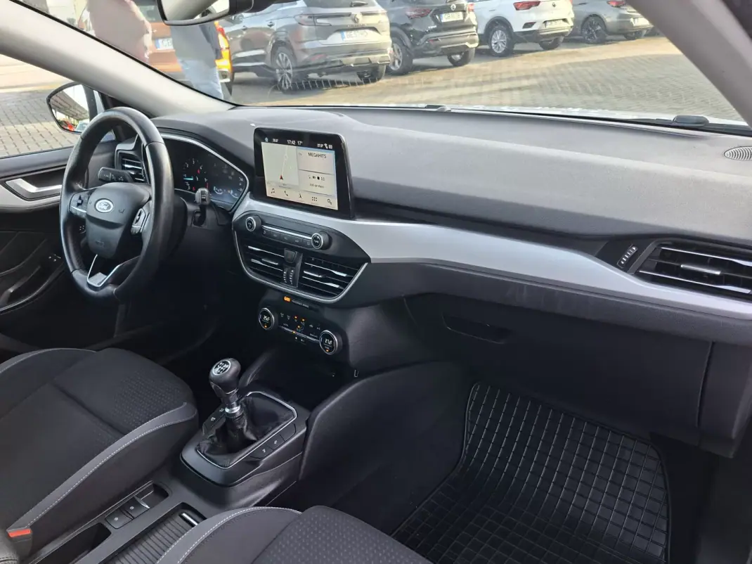 Ford Focus 2019 - 15500 EUR, 119500 km - AUTO.MOTO.pt - 119500km - foto 28 de 30