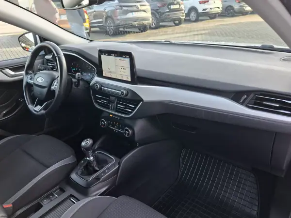 Ford Focus 2019 - 15500 EUR, 119500 km - AUTO.MOTO.pt - 119500km - foto 28 de 30