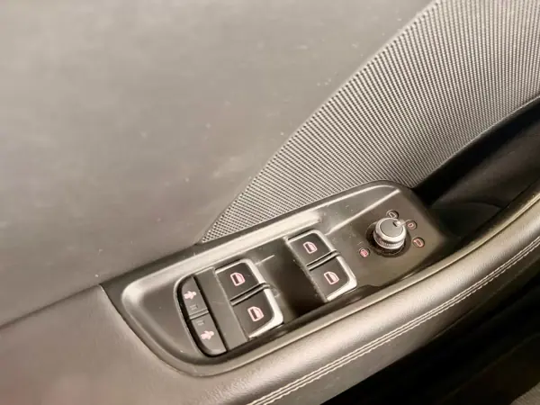 Audi A3 Sportback 2015 - 14950 EUR, 220972 km - 220972km - foto 23 de 25
