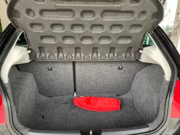 SEAT Ibiza 2011 - 7490 EUR, 134000 km - AUTO.MOTO.pt - 134000km - foto 10 de 34