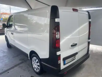 Renault TRAFIC 1.6 DCI GRAND COMFORT 2023 - 18990 EUR, 126881 km - AUTO.MOTO.pt - 126881km - foto 3 de 14